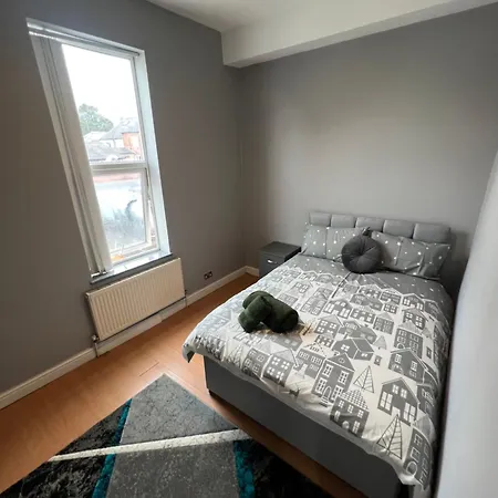 3 Bedroom 3 Bed